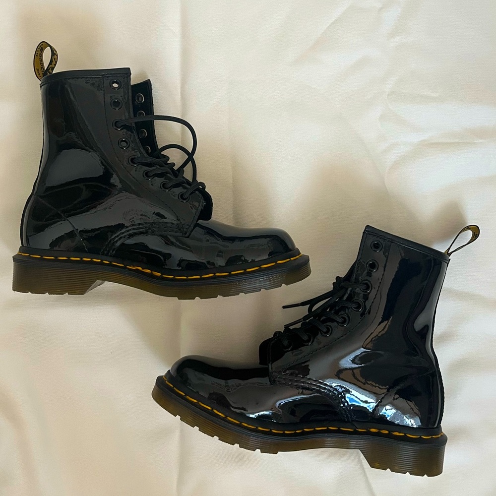 NEW Doc Martens Dr. Marten’s Patent Leather Lace Up Boots 1460 Women’s